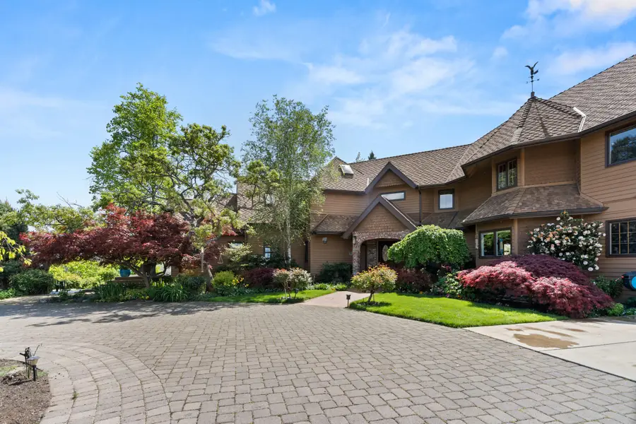 808 Pompadour Drive, Ashland, OR 97520 - #3