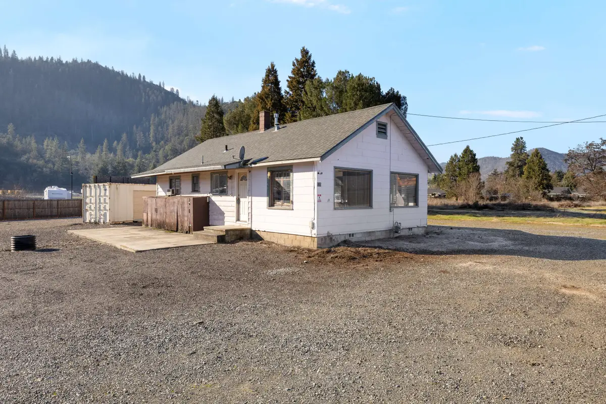 175 Rogue River Highway, Gold Hill, OR 97525 - #1