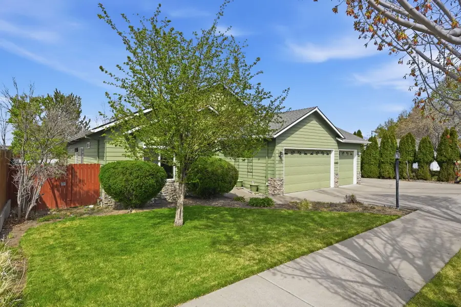 209 SE Soft Tail Drive, Bend, OR 97702 - #3