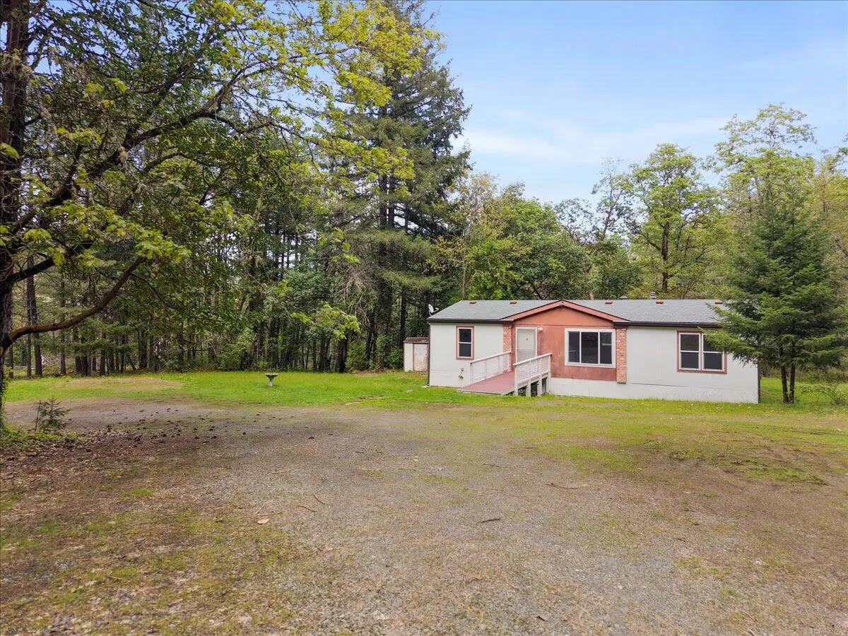 1360 Sunny Glen Way, Wolf Creek, OR 97497 - #1