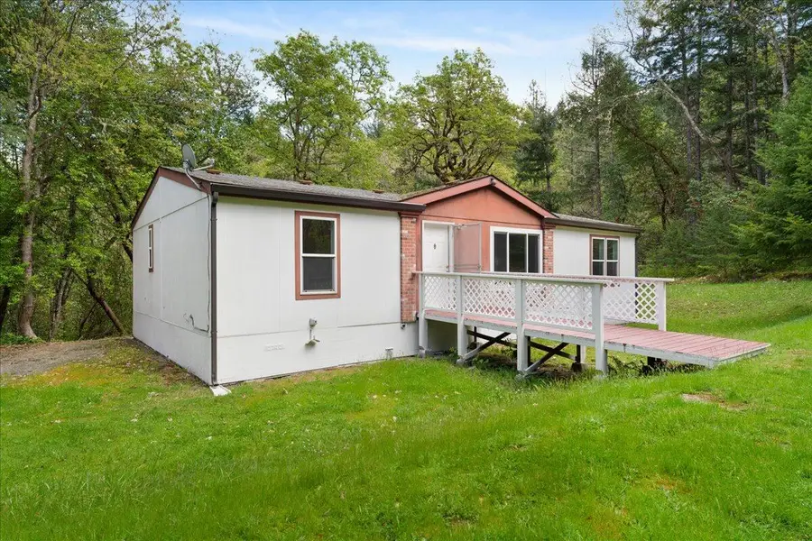 1360 Sunny Glen Way, Wolf Creek, OR 97497 - #2