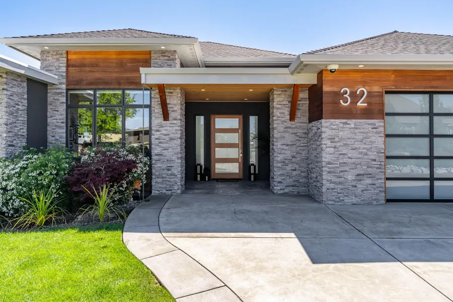 32 Pebble Creek Drive, Eagle Point, OR 97524 - #2