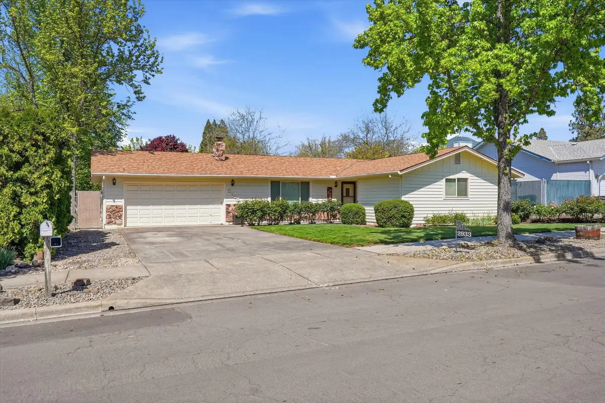 2933 Lazy Creek Drive, Medford, OR 97504 - #1