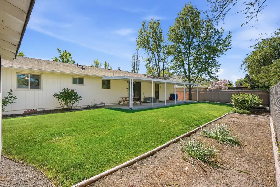 2933 Lazy Creek Drive, Medford, OR 97504 - #2