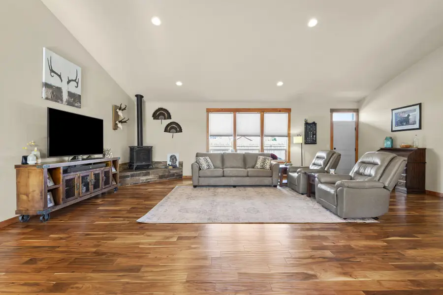 220 NW 28th Street, Redmond, OR 97756 - #2