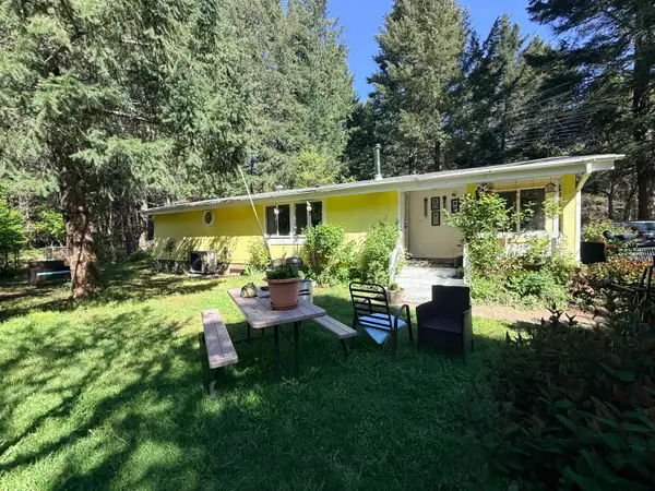 450 Jackadel Lane, Cave Junction, OR 97523