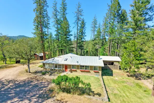 5835 Rogue River Drive, Eagle Point, OR 97524