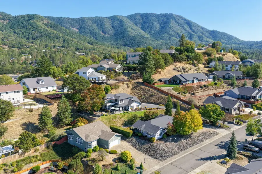 2315 Robertson Crest, Grants Pass, OR 97527 - #3