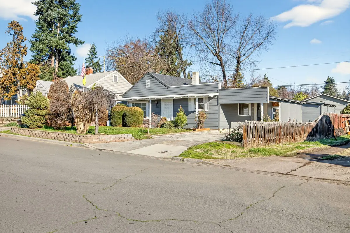 522 Pearl Street, Medford, OR 97504 - #1