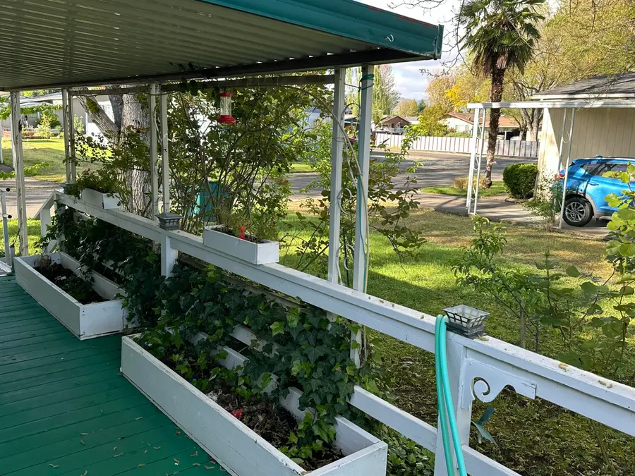 2600 Stearns Way #SPC 11B, Medford, OR 97501 - #3