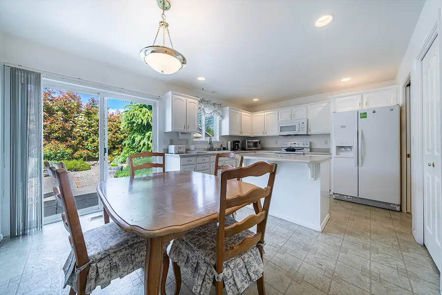 1006 Parkdale Avenue, Medford, OR 97501 - #2