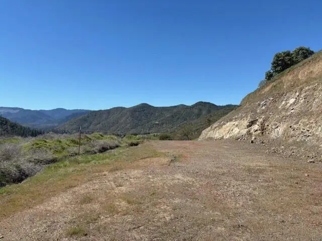 766 N River Road, Rogue River, OR 97537 - #2