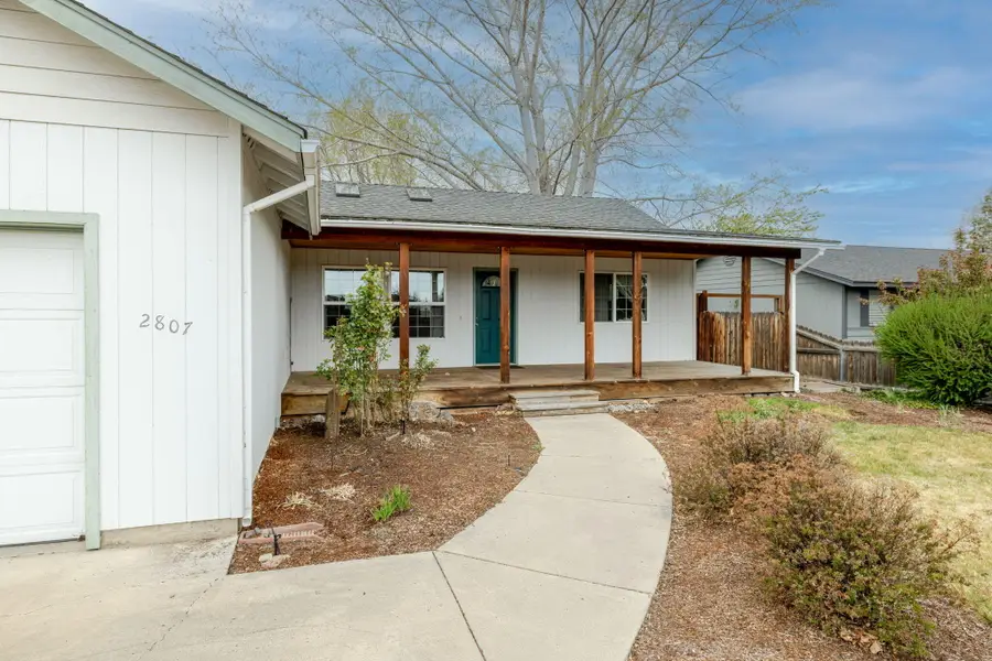 2807 SW 23rd Street, Redmond, OR 97756 - #2