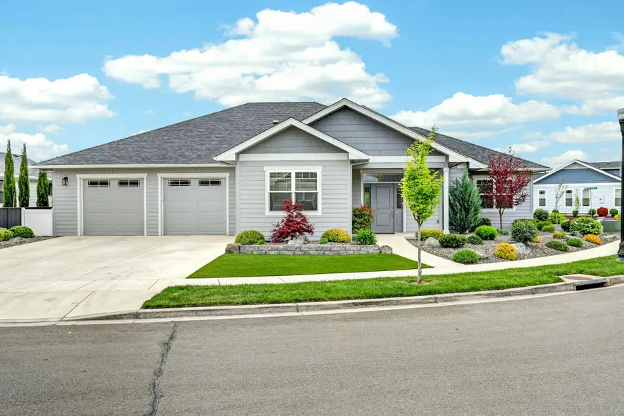 1726 River Run Street, Central Point, OR 97502 - #2