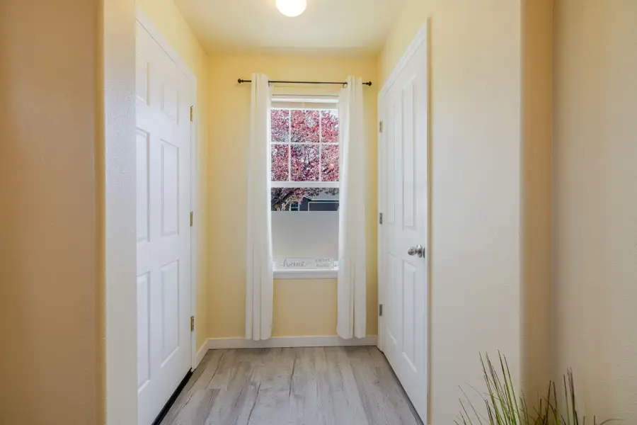 3242 SW Juniper Avenue, Redmond, OR 97756 - #2