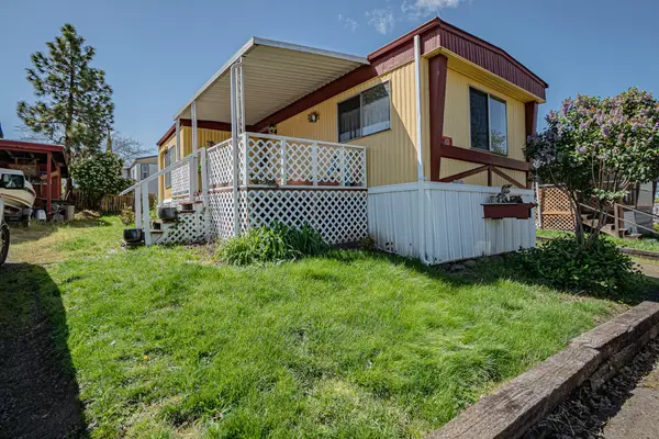 421 Stevens Road #UNIT 26, Eagle Point, OR 97524