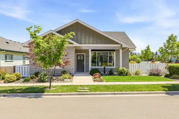 1502 River Run Street, Central Point, OR 97502