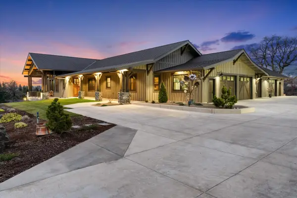 310 Pierce Road, Medford, OR 97504