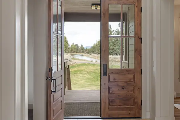 24442 Dodds Road, Bend, OR 97701