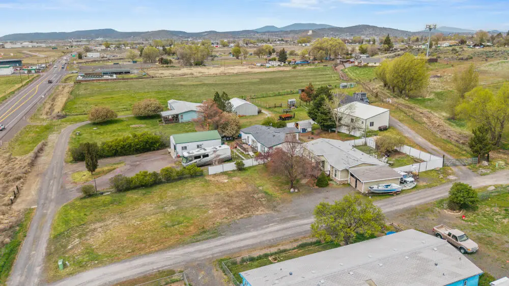 4445 Southside, Klamath Falls, OR 97603 - #1