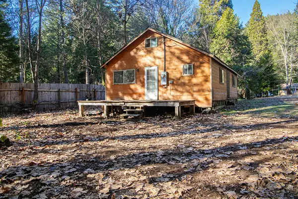 357 Main Street, Wolf Creek, OR 97497