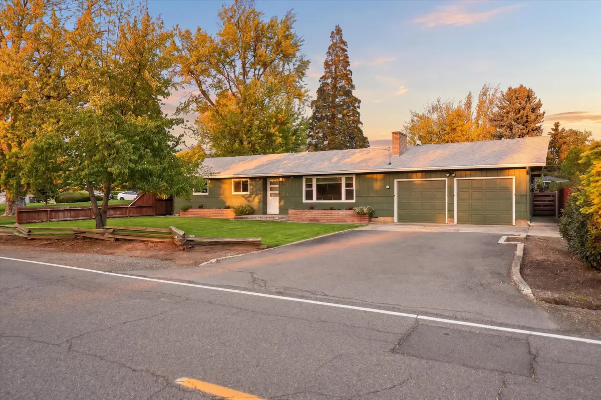 689 S Modoc Avenue, Medford, OR 97504 - #1