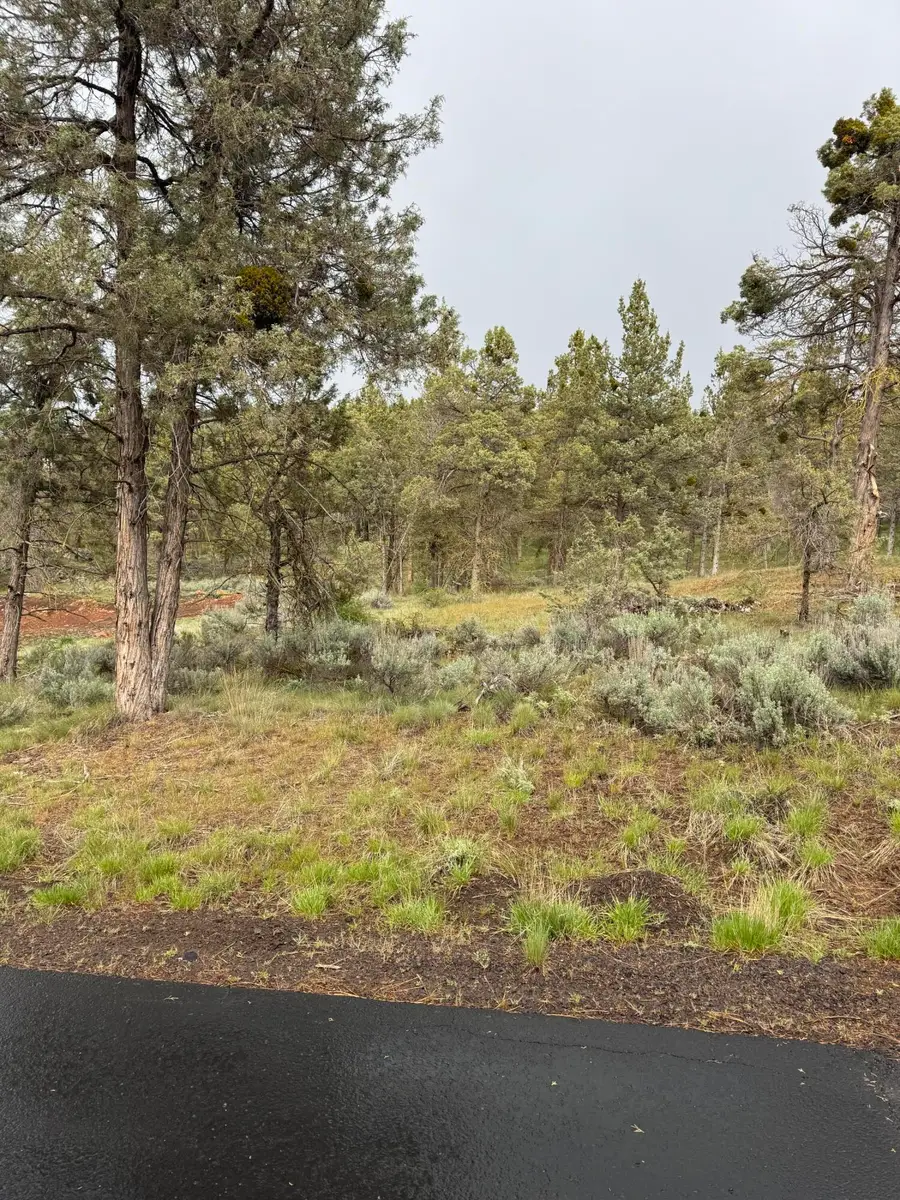 1129 Vine Maple Drive, Klamath Falls, OR 97601 - #2