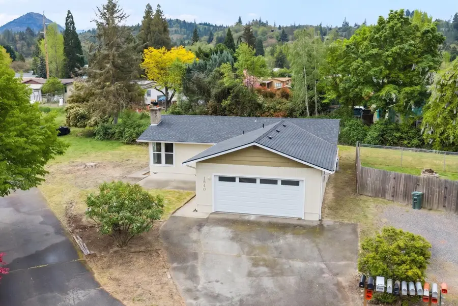 1840 Conestoga Drive, Grants Pass, OR 97527 - #2