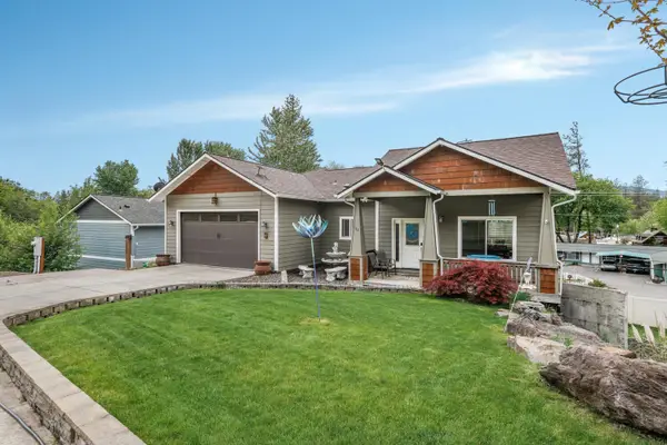 120 Linda Lane, Shady Cove, OR 97539