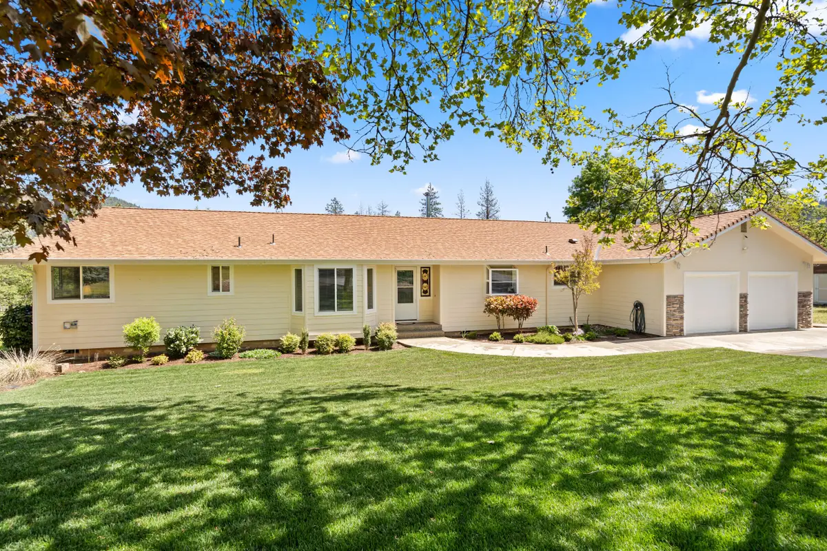 405 Crystal Drive, Grants Pass, OR 97527 - #1