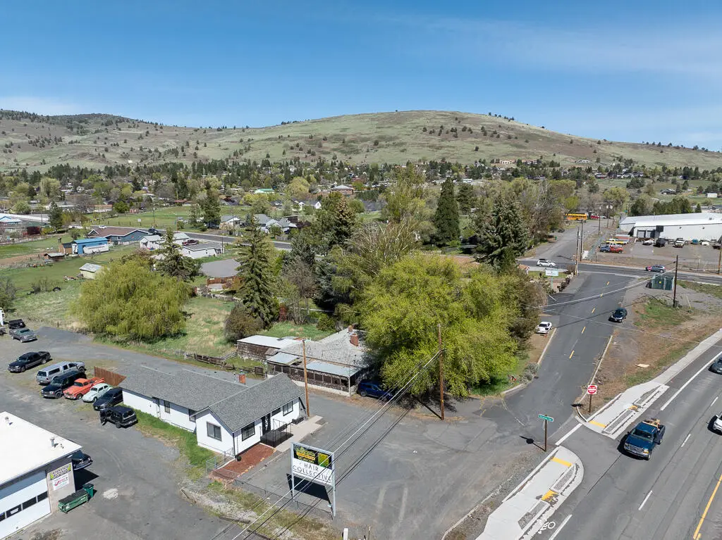6039 S 6th Street, Klamath Falls, OR 97603 - #1