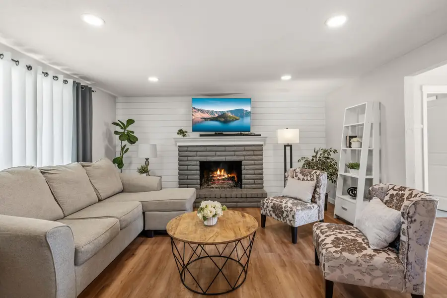 2423 Delta Waters Road, Medford, OR 97504 - #2