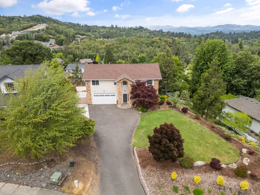1553 Panoramic Loop, Grants Pass, OR 97527 - #3