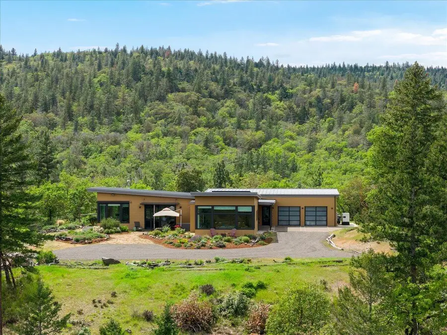 400 Coyote Run, Jacksonville, OR 97530 - #2
