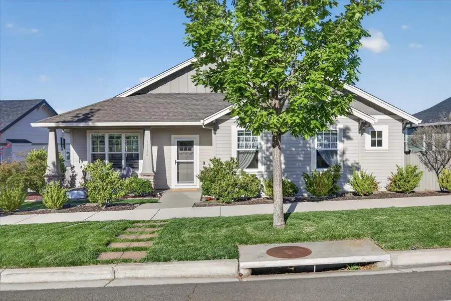 1112 Stanford Avenue, Medford, OR 97504 - #3