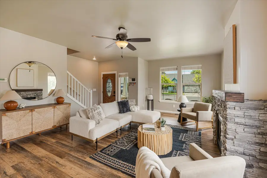 2228 NW 22nd Street, Redmond, OR 97756 - #3