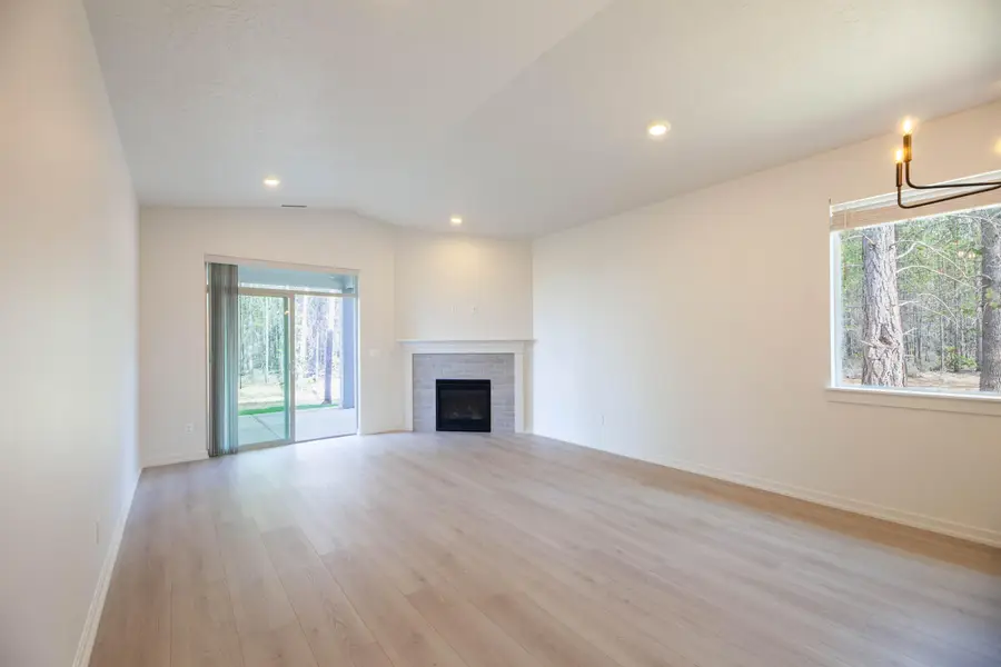 16659 Neil Court #11, La Pine, OR 97739 - #2