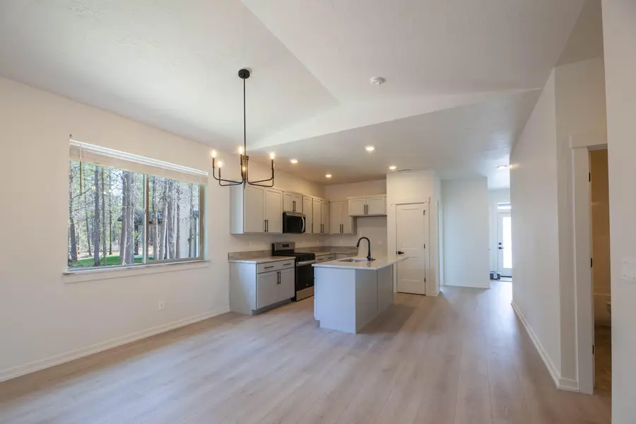 16659 Neil Court #11, La Pine, OR 97739 - #3