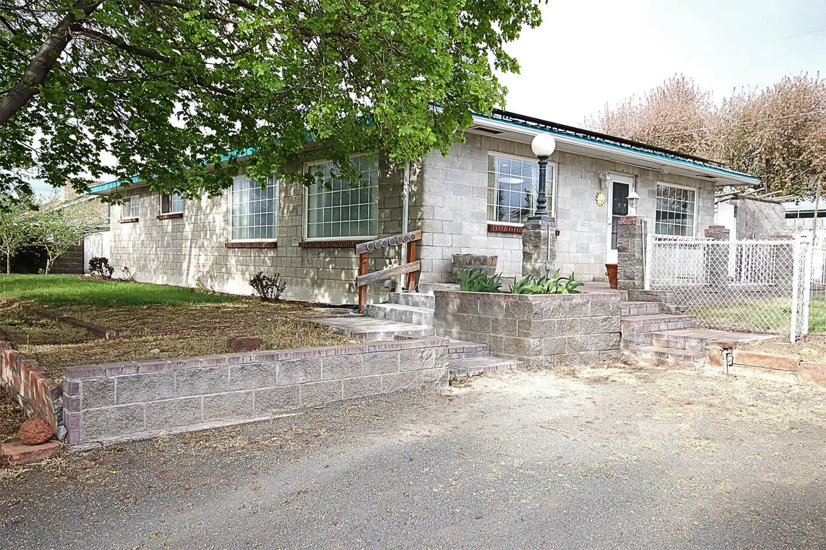 733 SE Turner Street, Madras, OR 97741 - #1