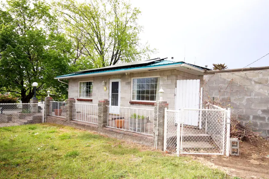 733 SE Turner Street, Madras, OR 97741 - #2