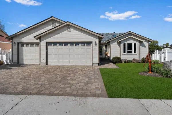 222 SW Meadow Lakes Drive, Prineville, OR 97754