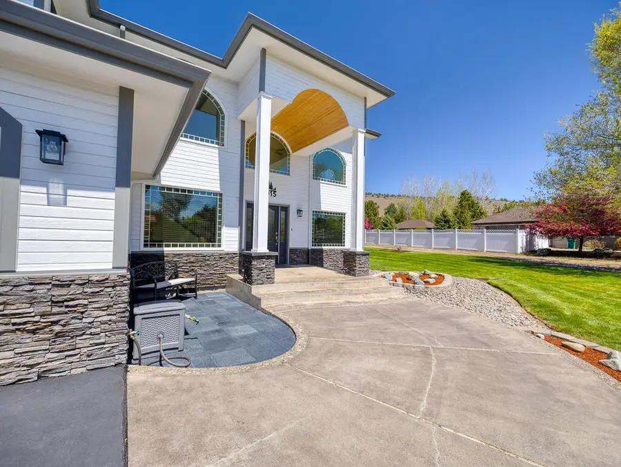 9015 Arant Road, Klamath Falls, OR 97603 - #3