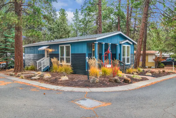 61040 S Queens Drive #18, Bend, OR 97702