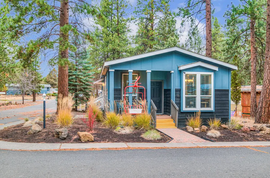 61040 S Queens Drive #18, Bend, OR 97702 - #2