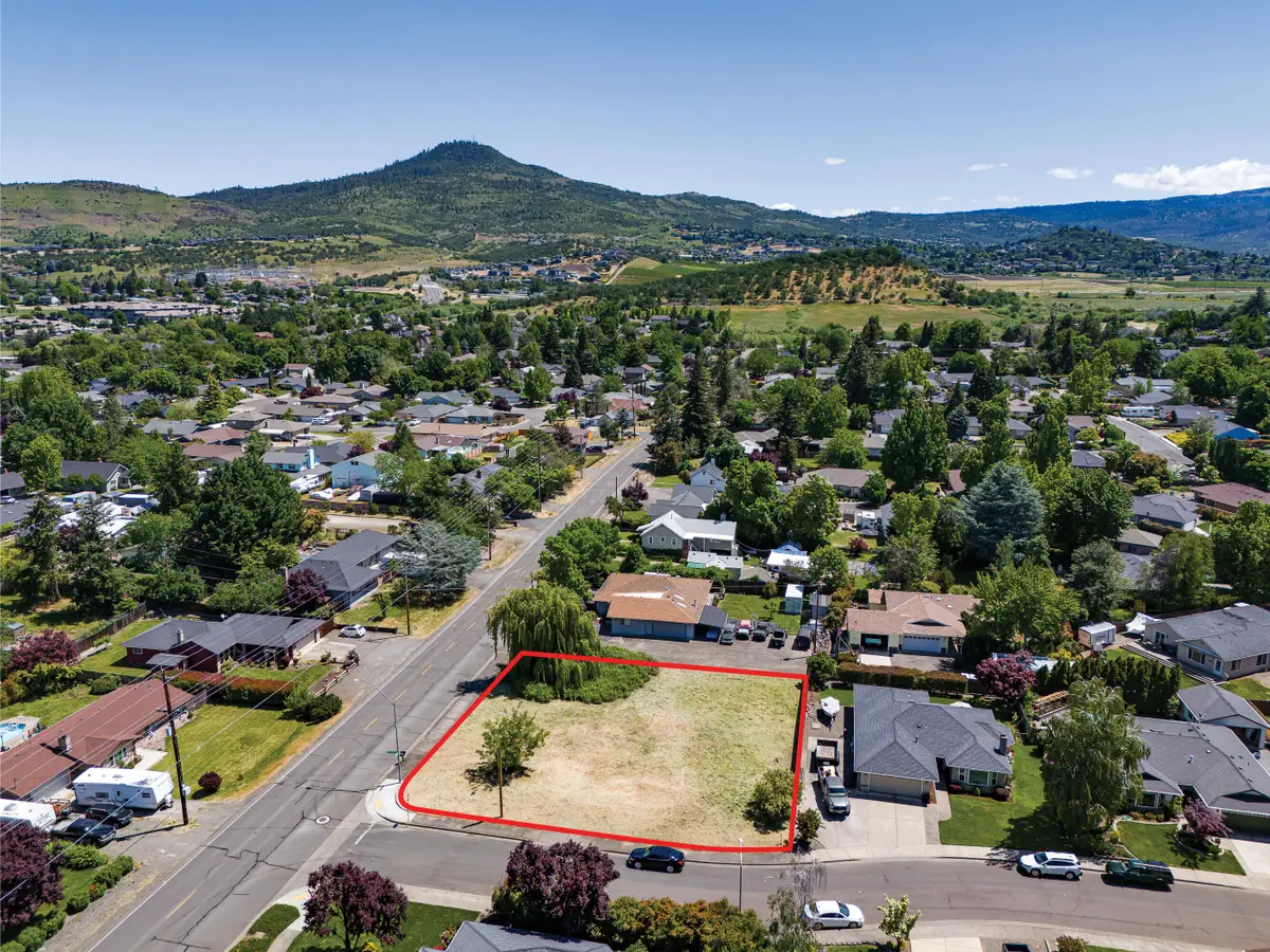 2178 Spring Street, Medford, OR 97504 - #1