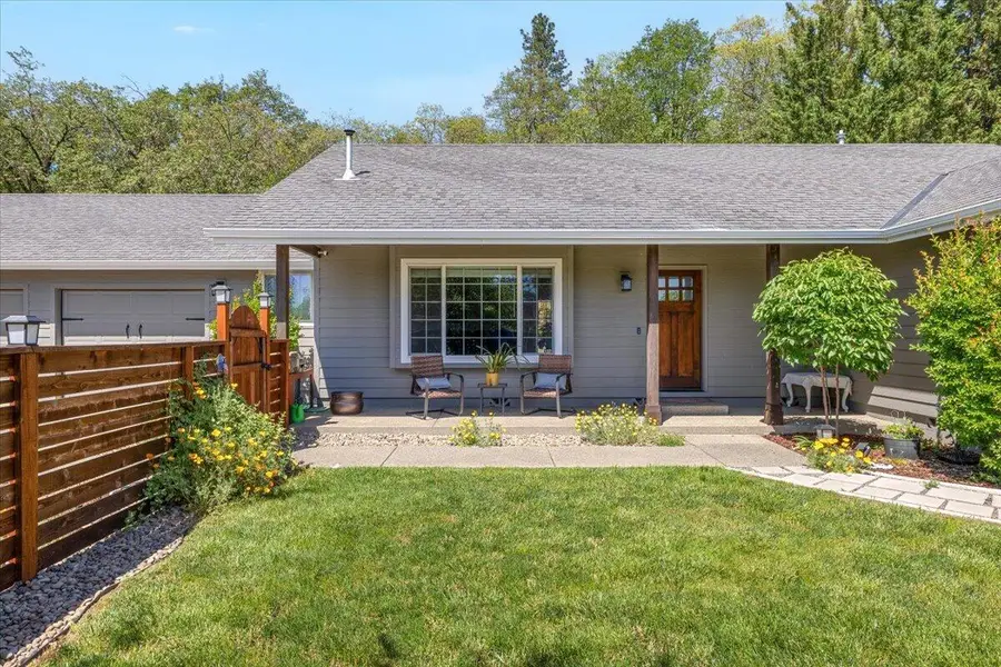 1180 NW F Street, Grants Pass, OR 97526 - #2
