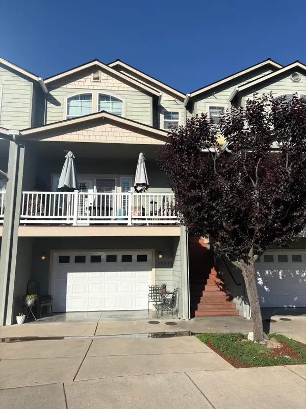 1827 SW Hungry Hill Drive, Grants Pass, OR 97527