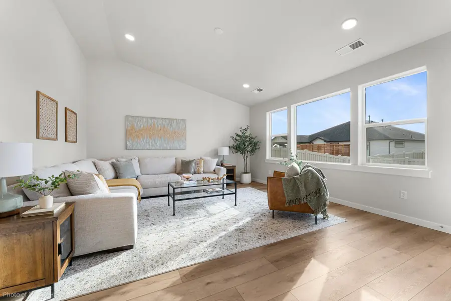 3077 Mt. Thielsen Drive #63, Medford, OR 97504 - #2