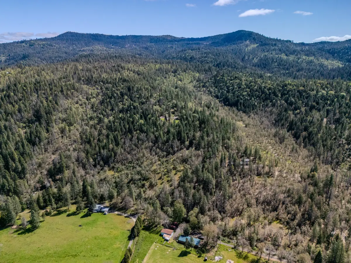 E Evans Cr, Central Point, OR 97502 - #1