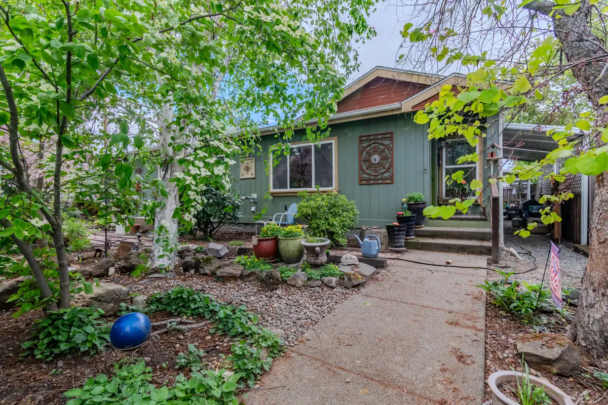 110 W 5th Street, Phoenix, OR 97535 - #1